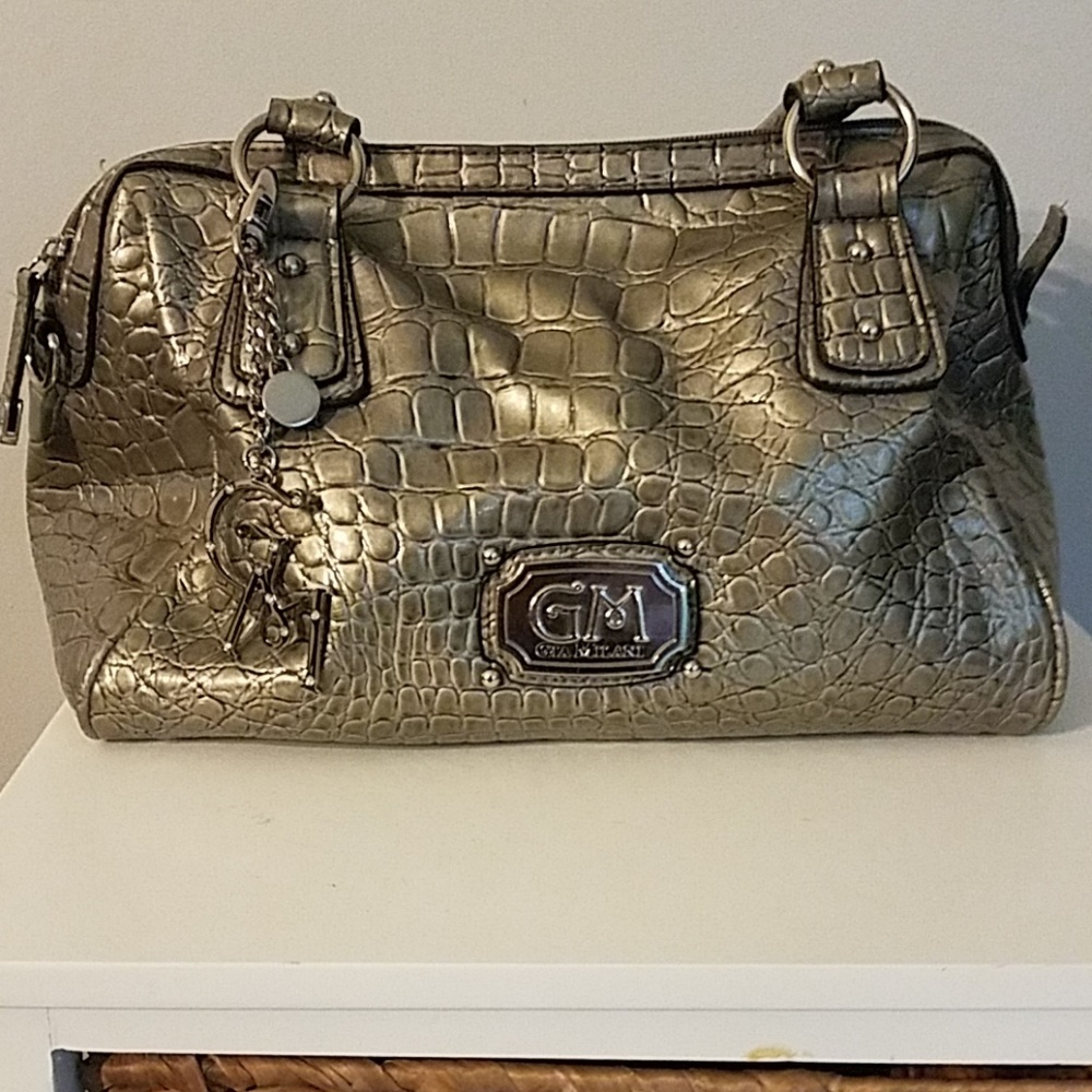 GIA MILANI gray faux aligator bag.
